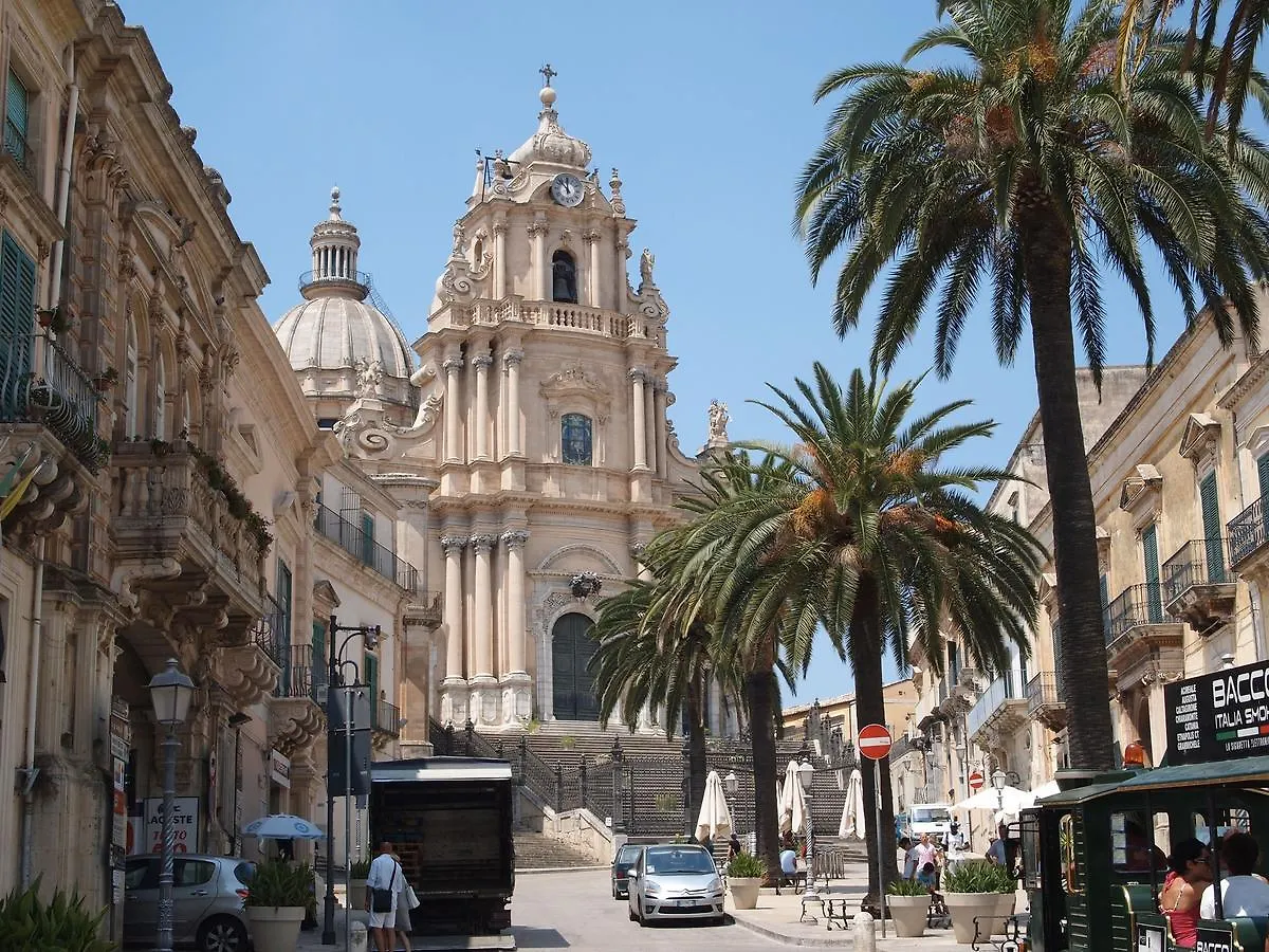 Giumbabulla Luxury House Bed & Breakfast Ragusa 3*,  Italy